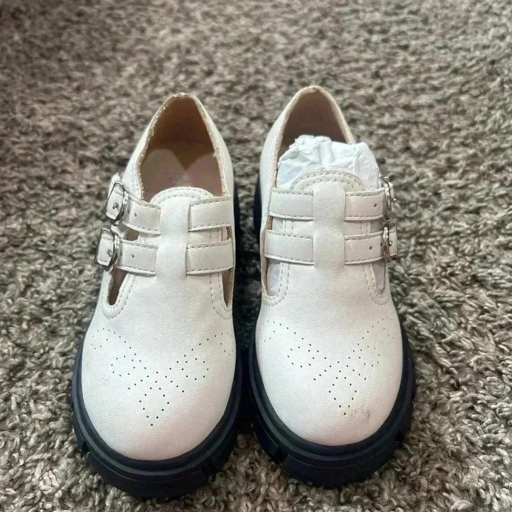 NWOT MIA MARYJANE KIDS PLATFORM SZ 9